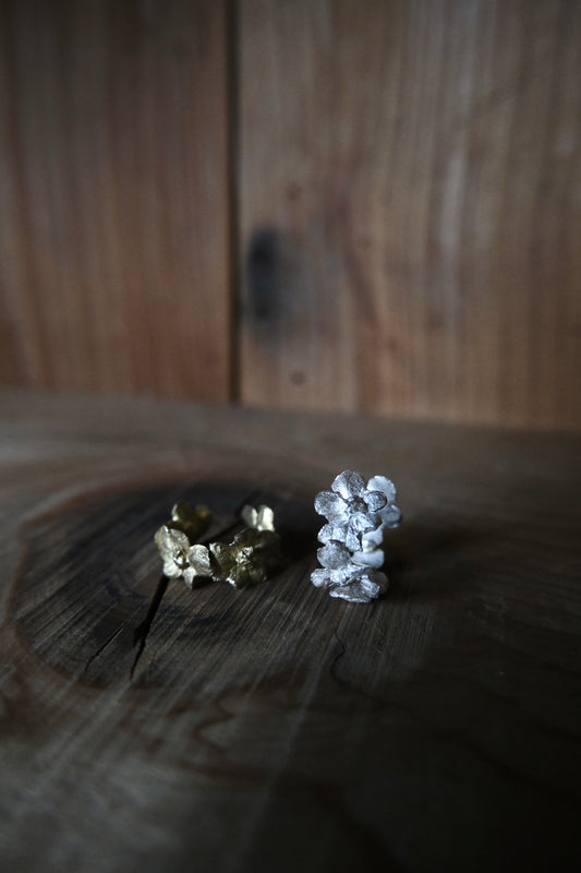 サビ 錆 𓇚 Baby Hydrangeas Ear Cuff H08