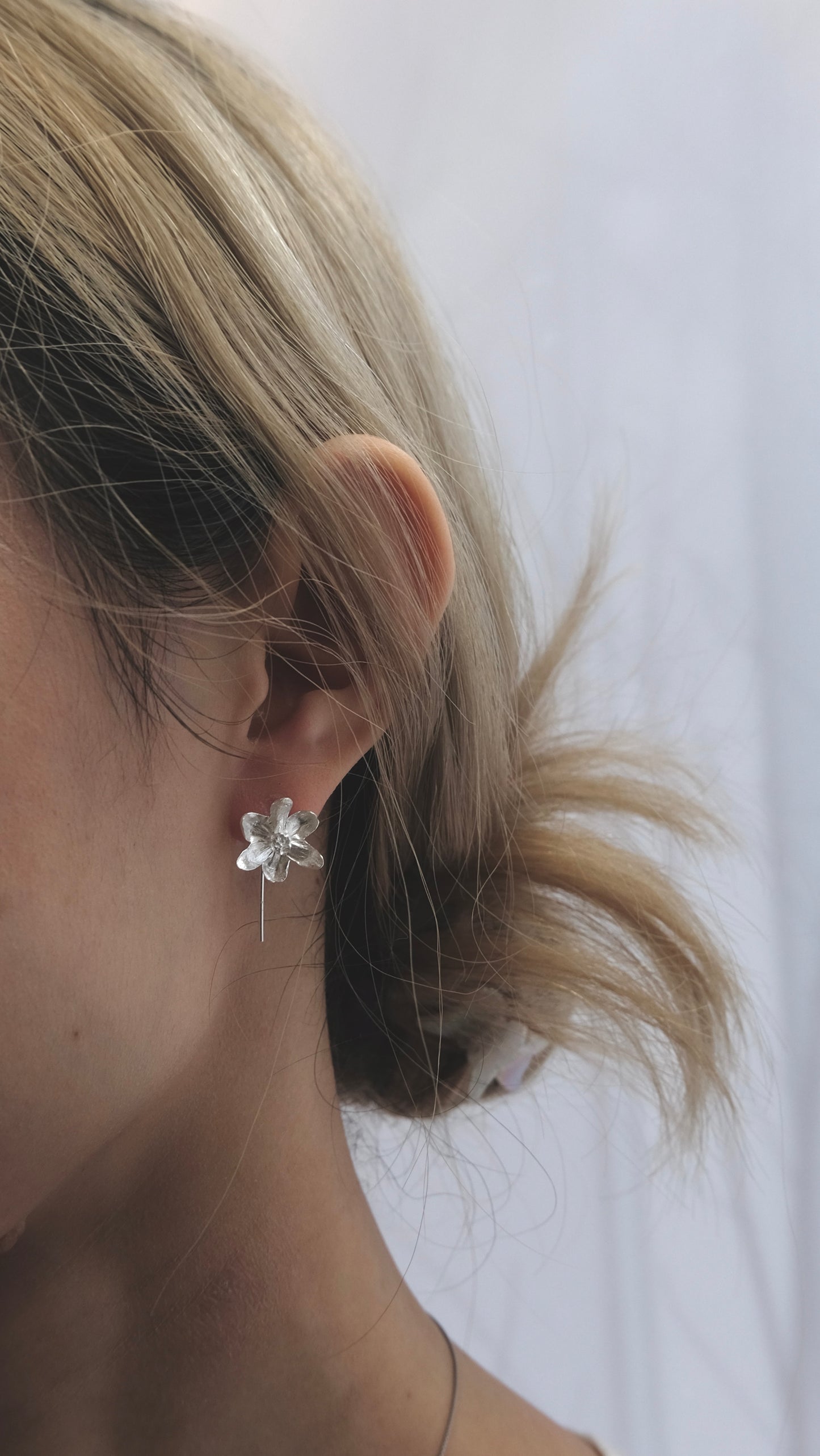 サビ 錆 𓇚White Garlic Flower Earrings