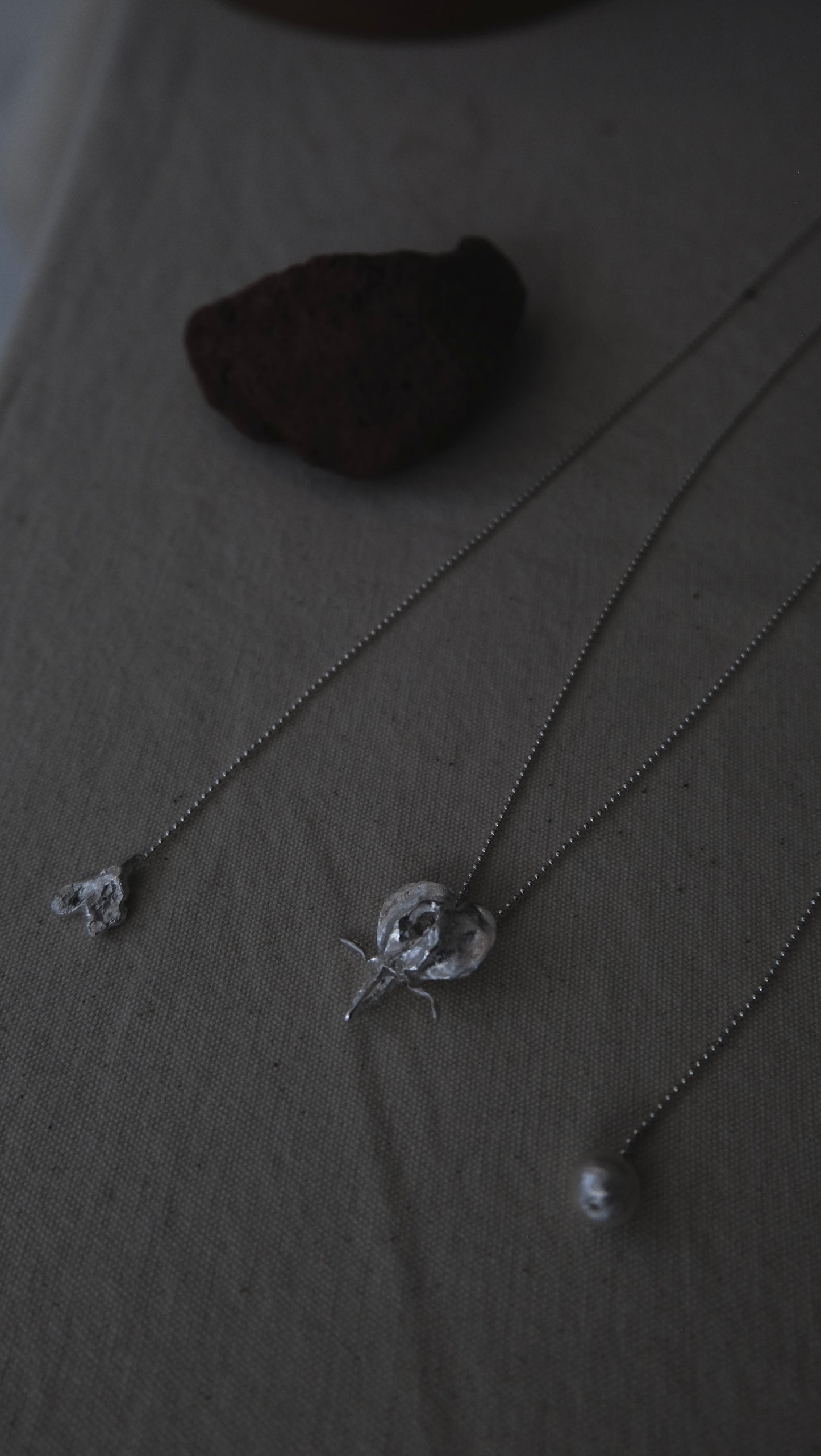 サビ 錆 𓇚 Bleeding Heart Necklace