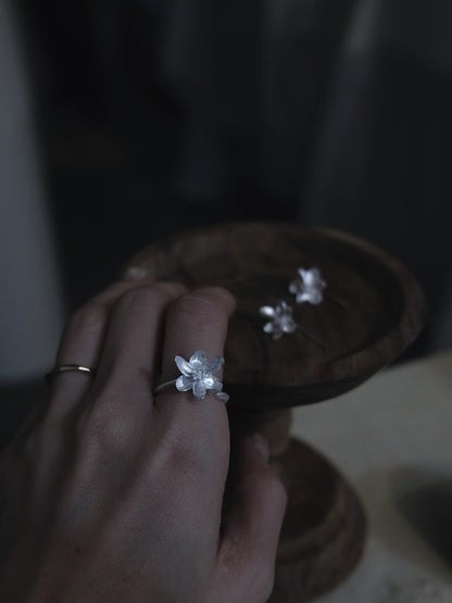 サビ 錆 𓇚 White Garlic Flowers Open Ring