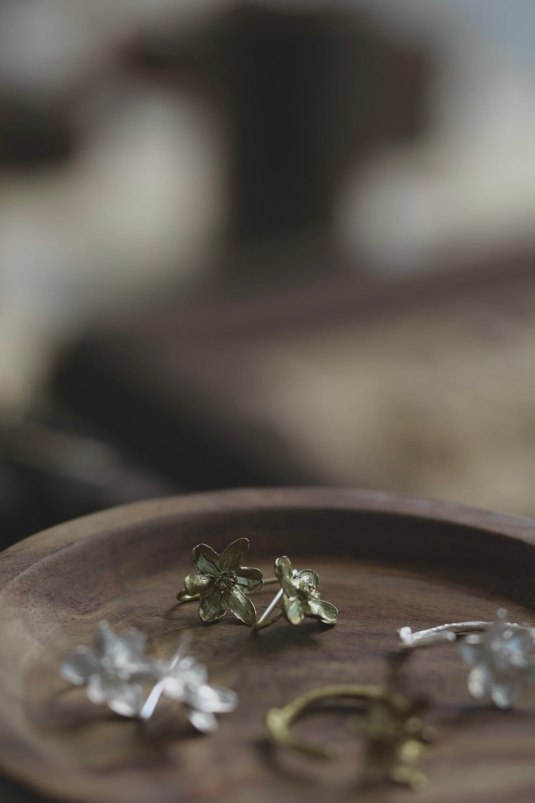 サビ 錆 𓇚White Garlic Flower Earrings