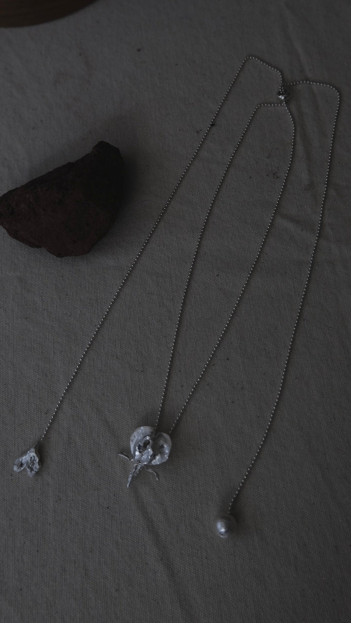 サビ 錆 𓇚 Bleeding Heart Necklace