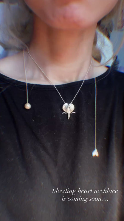 サビ 錆 𓇚 Bleeding Heart Necklace